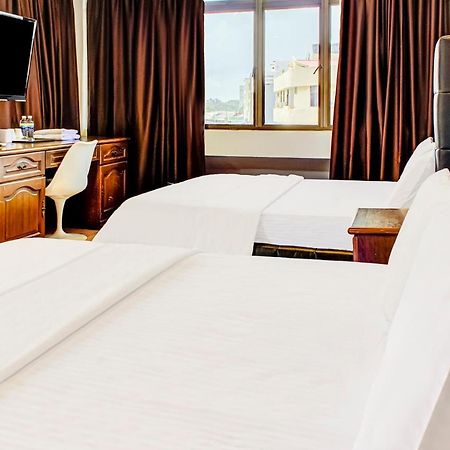 Tai Hoe Hotel Pengerang Kampung Sungai Rengit Экстерьер фото