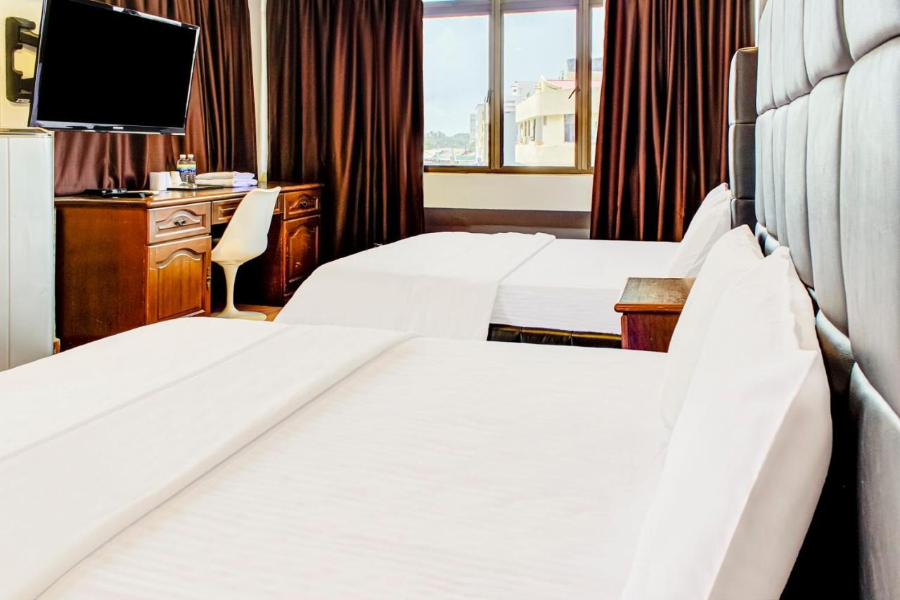 Tai Hoe Hotel Pengerang Kampung Sungai Rengit Экстерьер фото